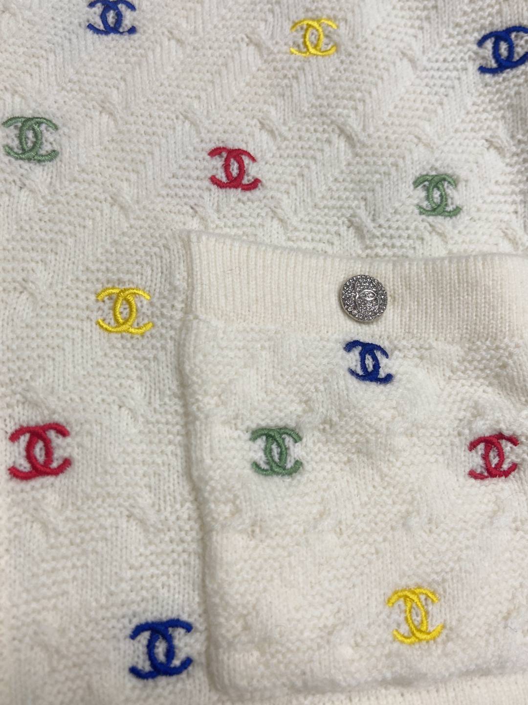高仿女款奢侈品CHANEL針織開衫V領上衣薄外套