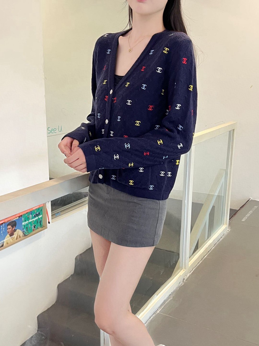 高仿女款奢侈品CHANEL針織開衫V領上衣薄外套