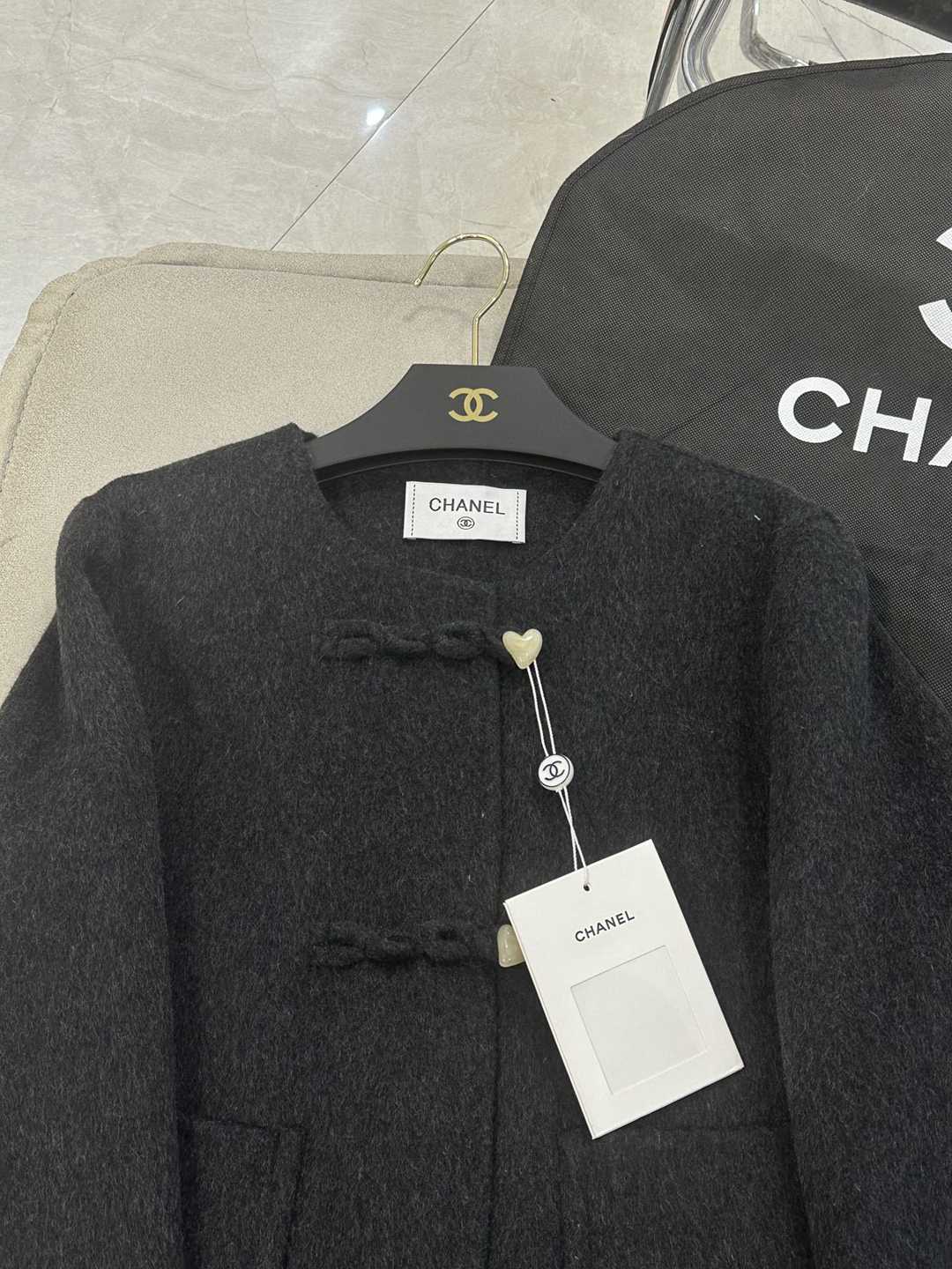 CHANEL高仿女款黑色小外套專櫃同步