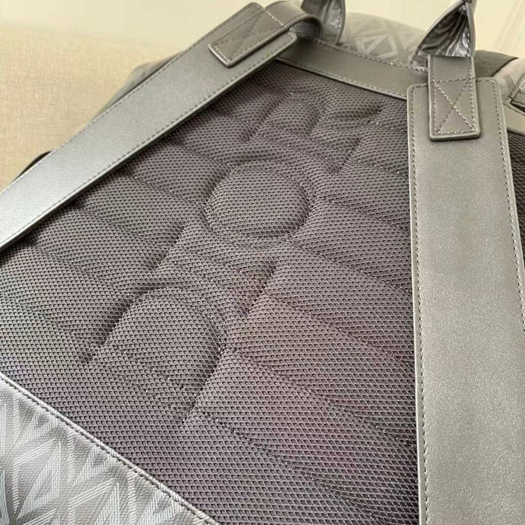 DIOR Hit the Road 高仿包包双肩包真皮材质