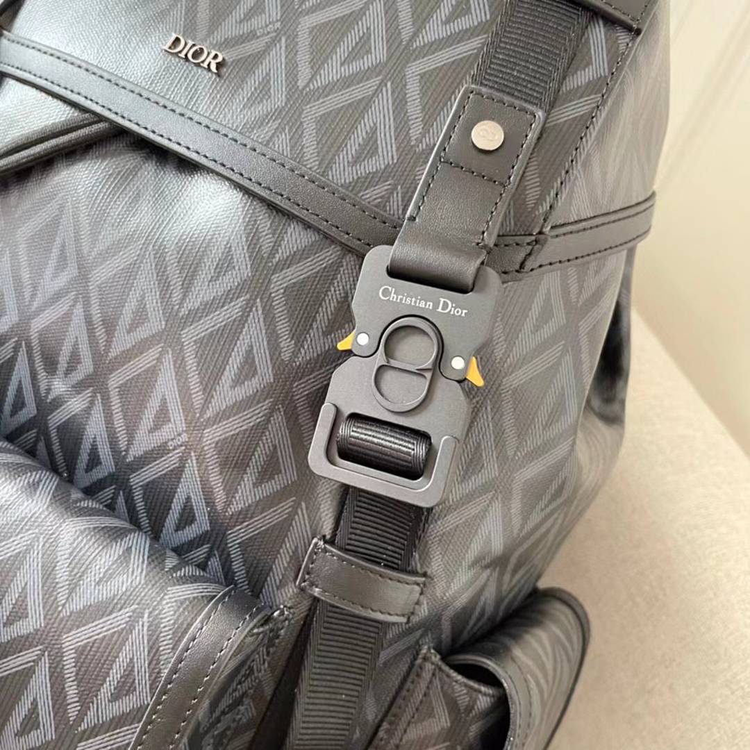 DIOR Hit the Road 高仿包包双肩包真皮材质