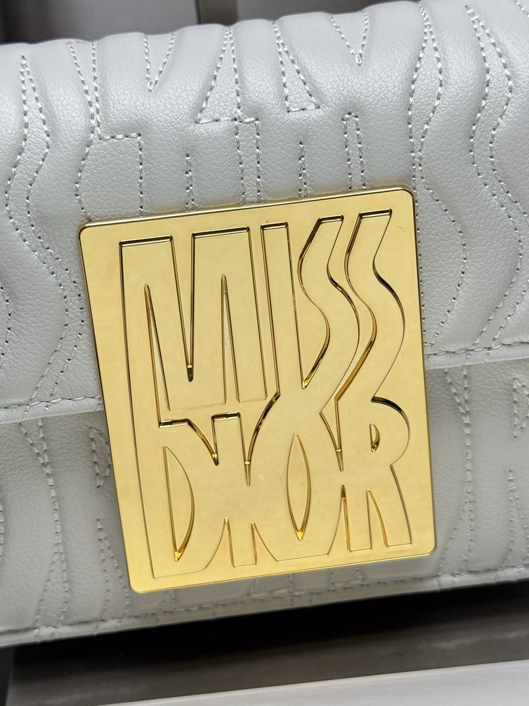 DIOR裝櫃同步正品真皮材質單肩包女士高仿包包錢包