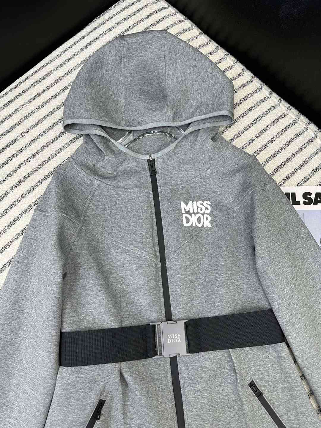 DIOR一比一復刻奢侈品衣服印花logo連帽休閒外套女款