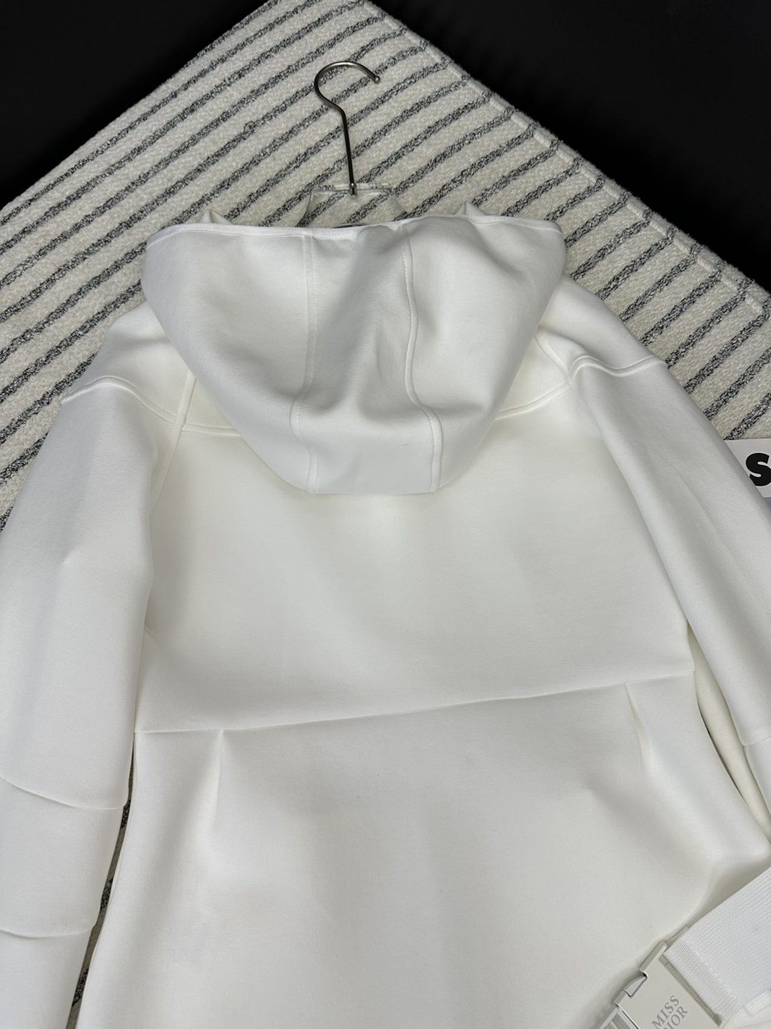 一比一頂級原單DIOR迪奧秋冬新品衣服女款連帽夾克薄外套白色