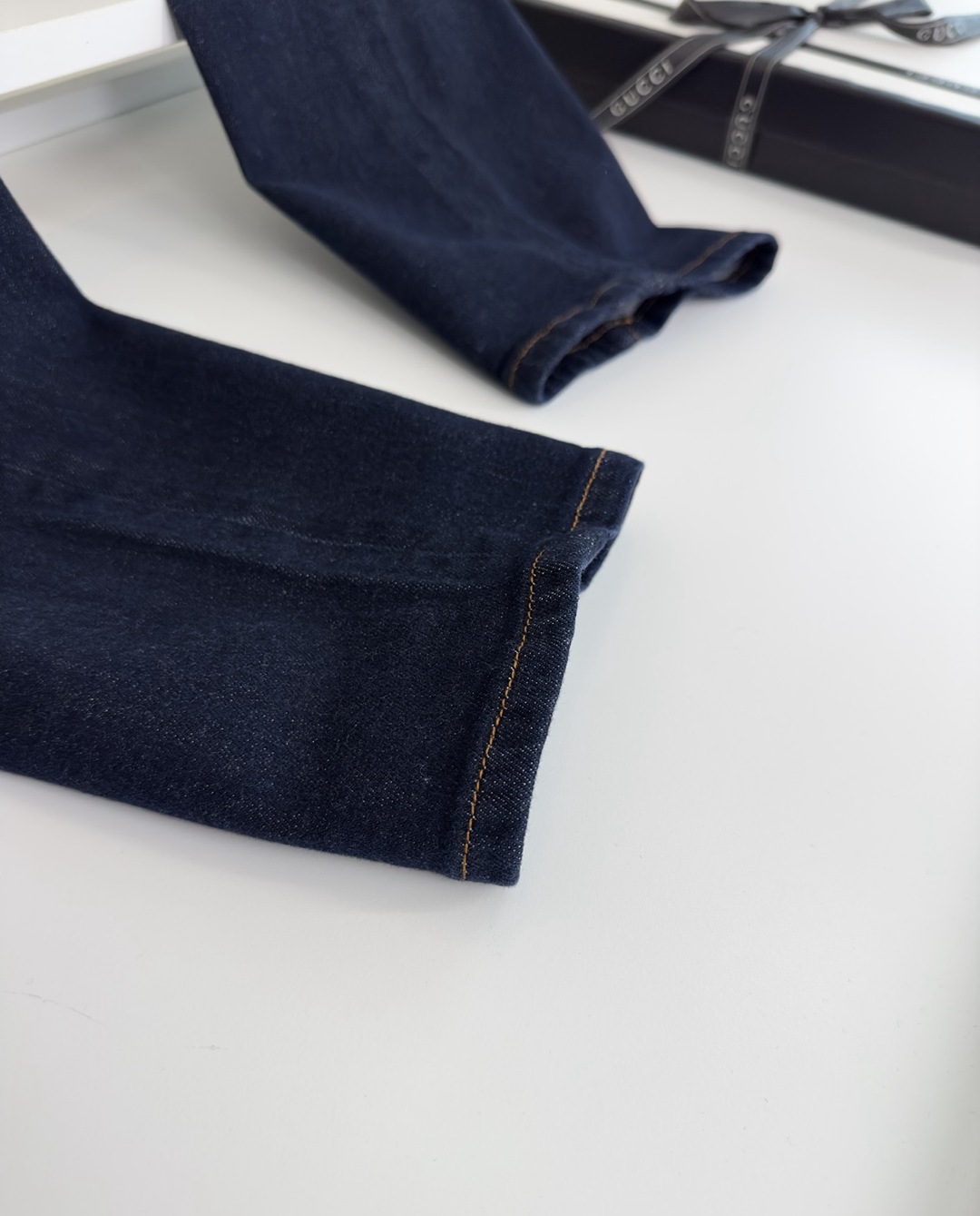 Gucci頂級高仿男裝服飾深藍色牛仔褲直筒