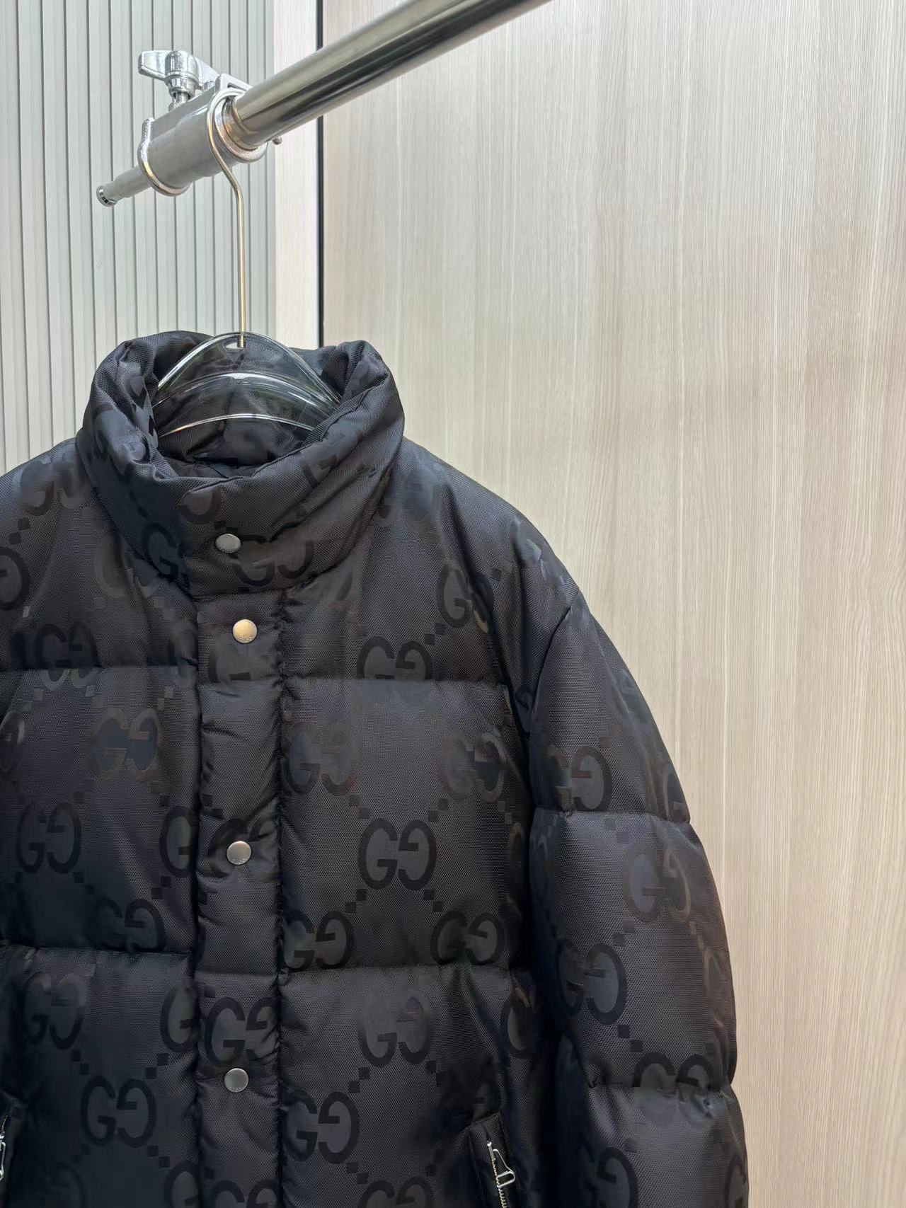 頂級高仿Gucci古馳暗紋提花男裝羽絨服立領外套