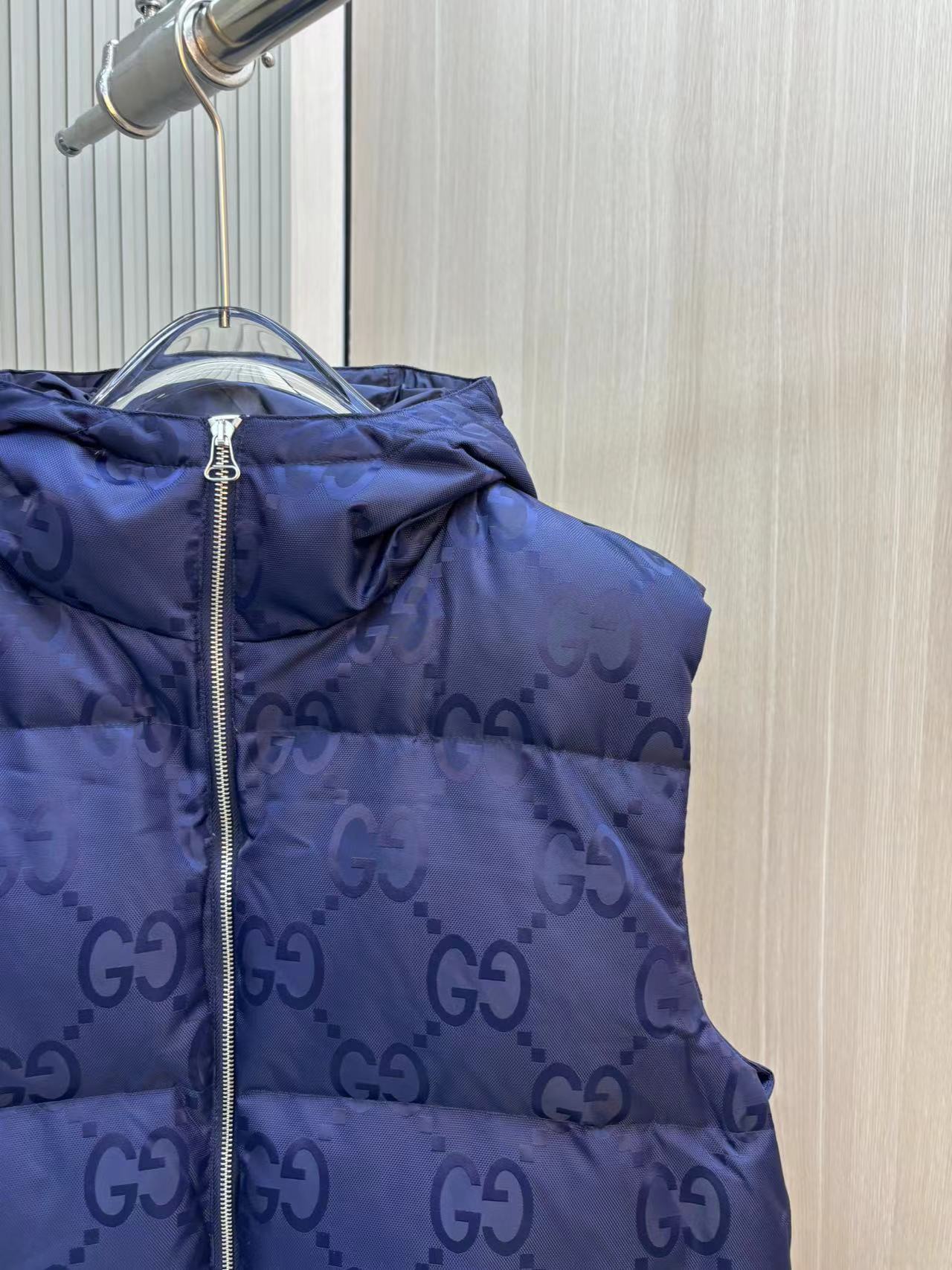 Gucci一比一復刻奢侈品原單寶藍色羽絨服馬甲 背心