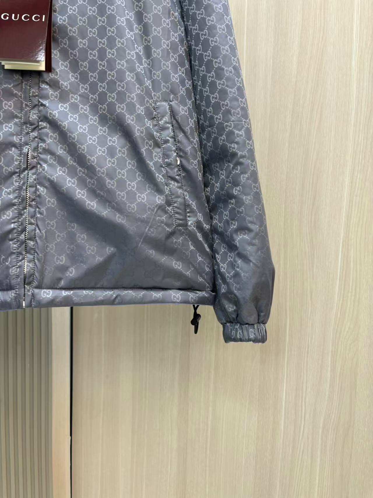 獨特的紫色內裡Gucci新品高仿復刻連帽外套夾克