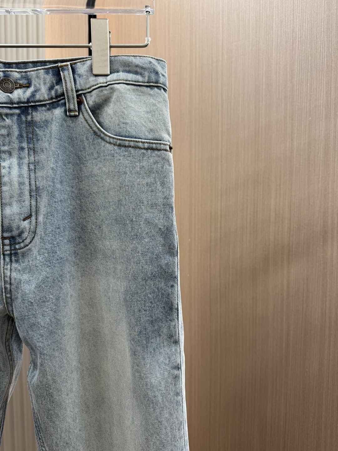 古馳Gucci頂級A貨男裝高仿牛仔褲淺色牛仔褲