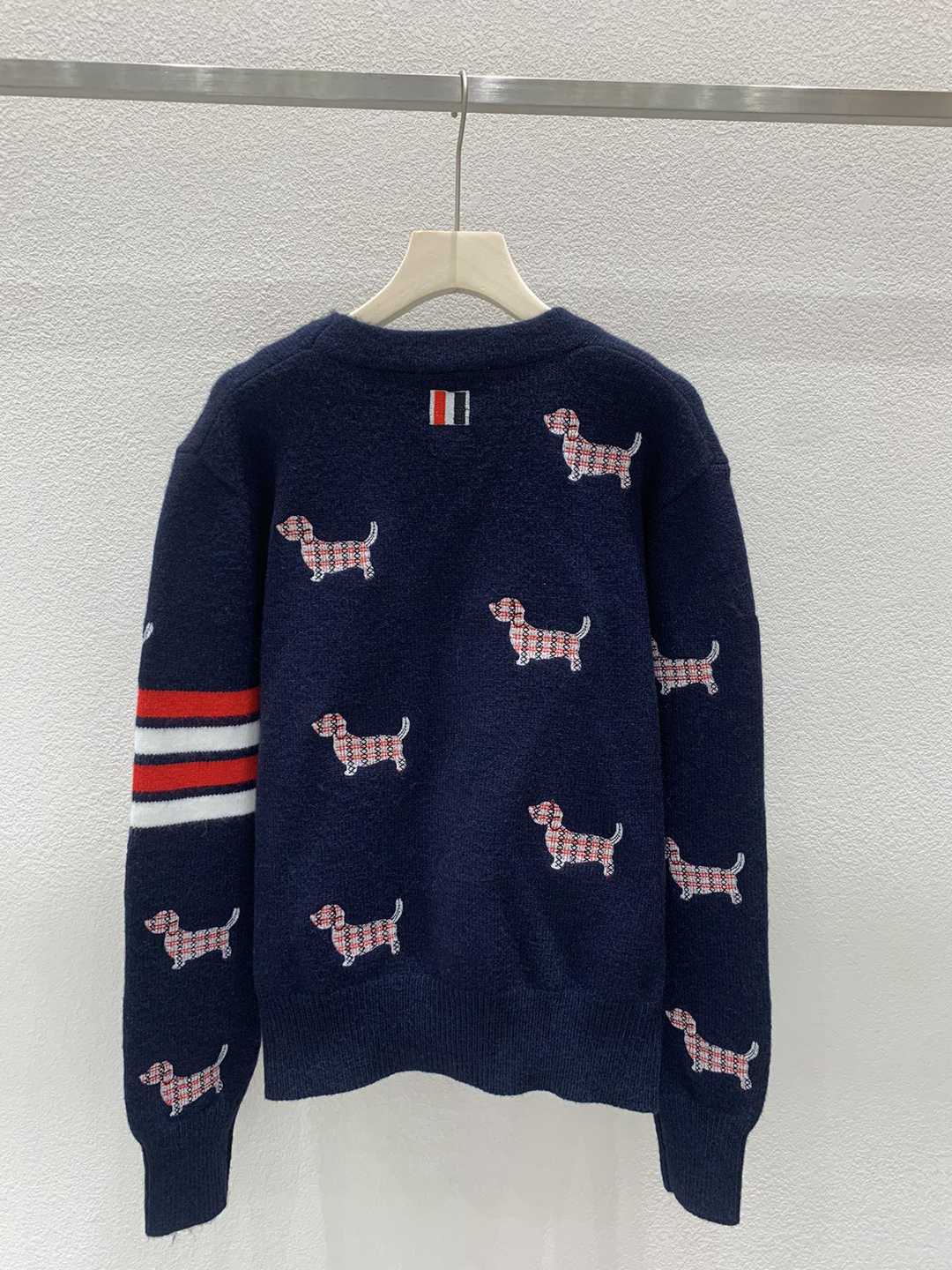 頂級A貨衣服湯姆佈朗動物刺繡針織V領時尚開衫毛衣外套