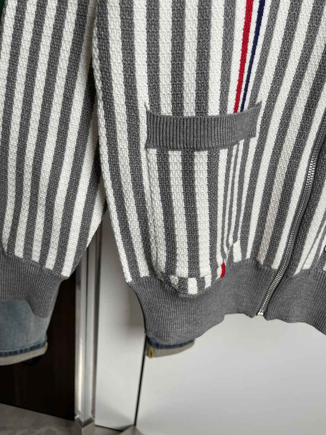 高仿TB Thom Browne 湯姆佈朗秋冬新品2024羊毛針織面料條紋夾克外套