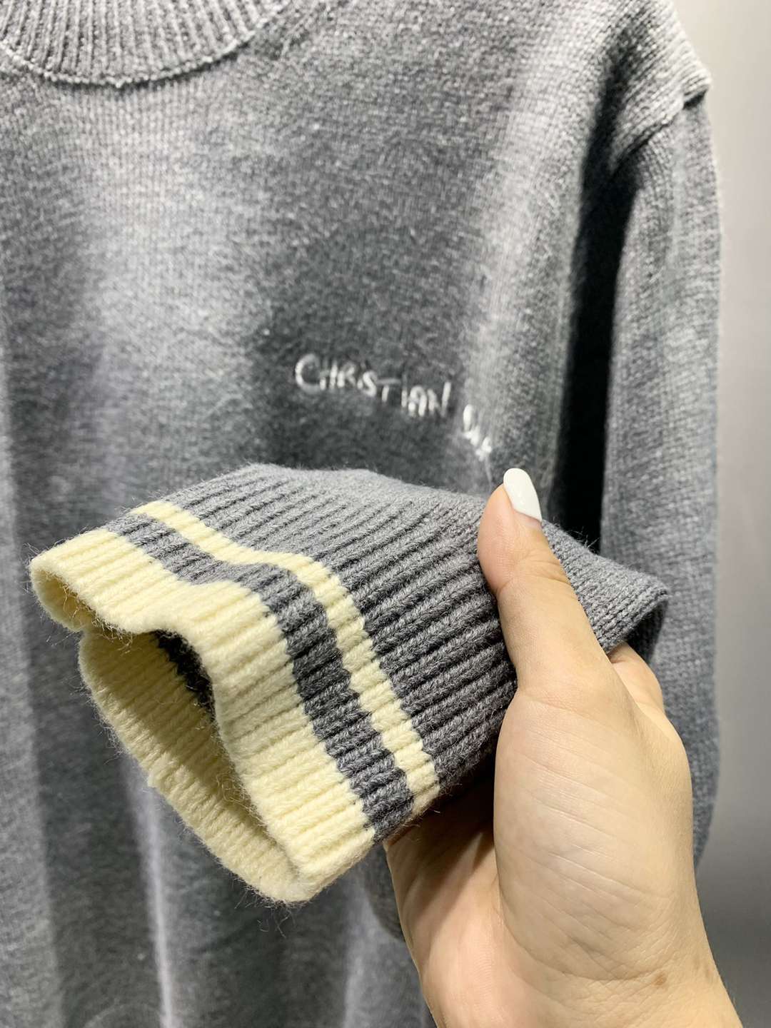 DIOR一比一原單復刻裝櫃同步時尚男女裝套頭運動衫