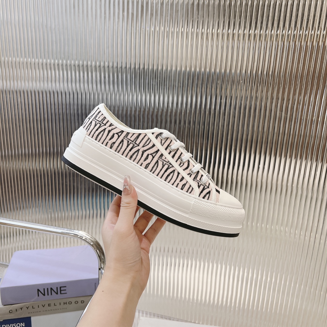 一比一原單復刻奢侈品DIORWalk'n系列帆布鞋運動休閒鞋女款
