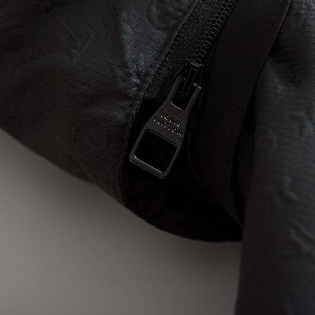 頂級奢侈品路易威登LV精仿超A貨原單羽絨服黑色連帽外套