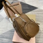 高仿精品MIUMIU繆繆Adventure Nappa羊皮革手提包棕色5BB159