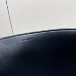 Celine賽琳精品LOUISE中號光滑牛皮革手袋水桶包116613