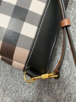burberry巴寶莉高仿網站新品原樺木棕格迷你雙肩包