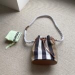burberry巴寶莉高仿網站新品女士格紋水桶包單肩包