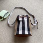 burberry巴寶莉高仿網站新品女士格紋水桶包單肩包