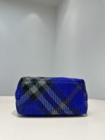 burberry巴寶莉高仿網站新品女士peg格纹针织手提饭盒包腋下包