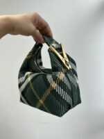burberry巴寶莉高仿包包新品綠色女士peg格纹针织手提饭盒包腋下包