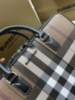 burberry巴寶莉原單採用格紋與義大利鞣制皮革打造 手提包 公文包 斜挎包公事包