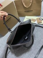 burberry巴寶莉原單採用格紋與義大利鞣制皮革打造 手提包 公文包 斜挎包公事包