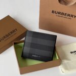 burberry巴寶莉原單皮夾新款London 格纹短夹钱包