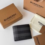 burberry巴寶莉原單皮夾新款London 格纹短夹钱包