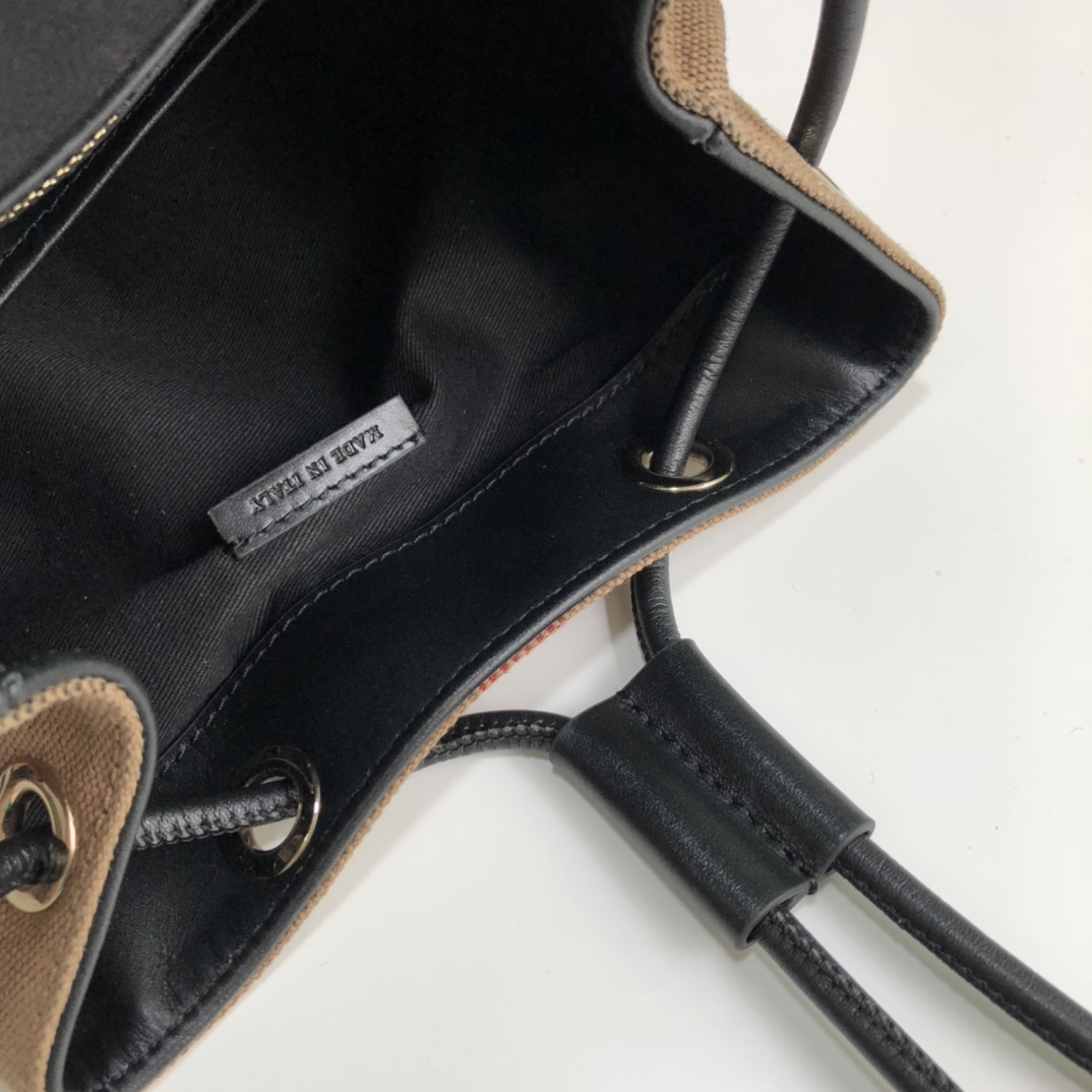 burberry巴寶莉頂級The Rucksack軍旅背包Canvas格紋雙肩包