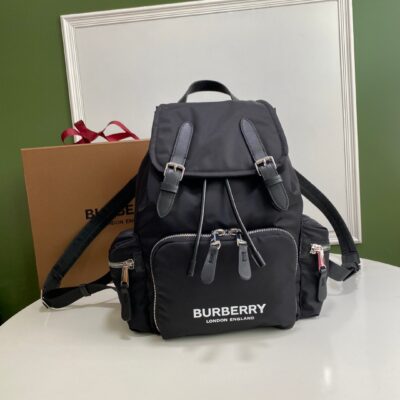 burberry巴寶莉高仿包包黑色ECONYL軍旅背包雙肩包