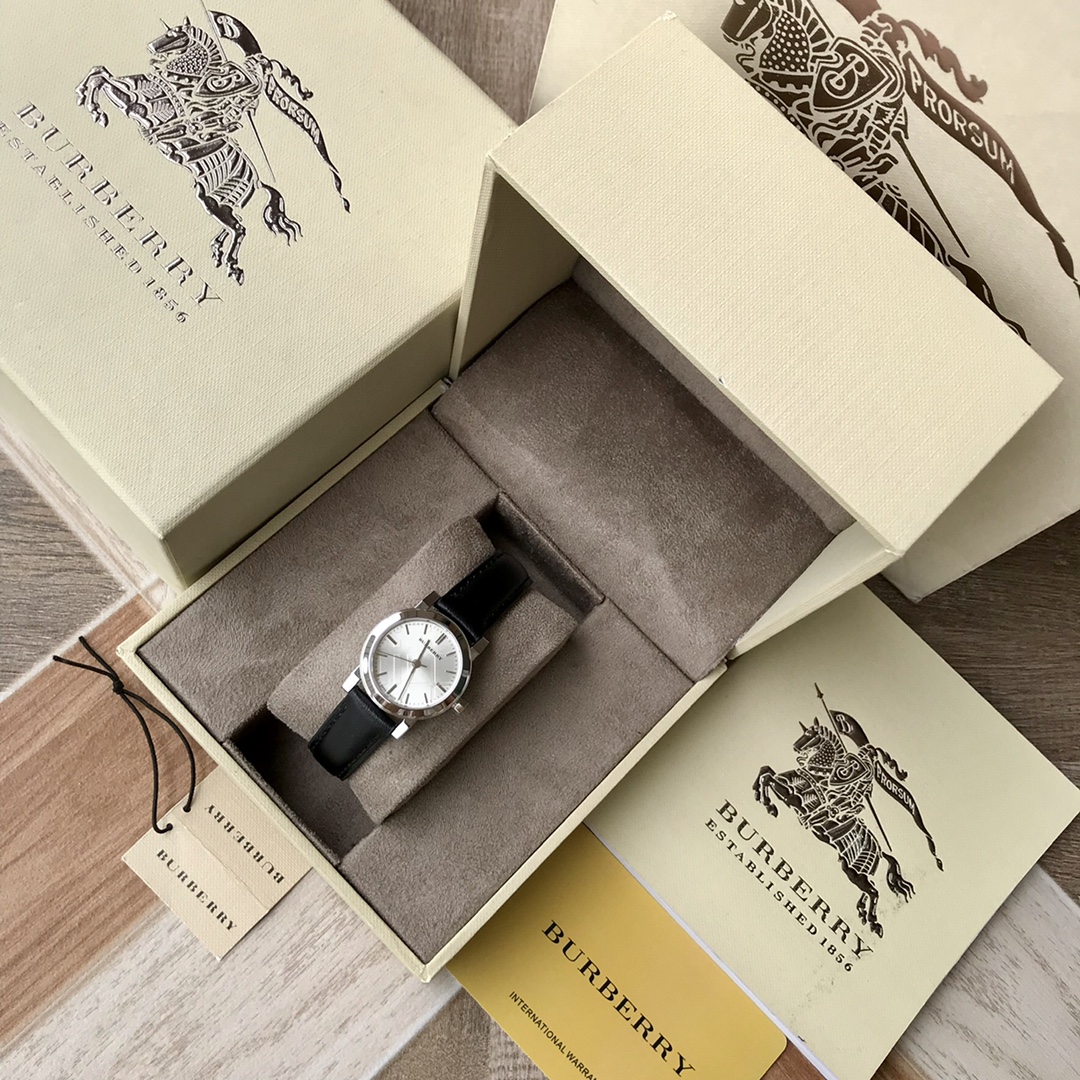 Burberry巴寶莉原單经典女款皮革錶帶手錶石英表
