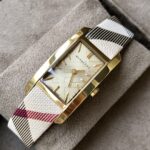 Burberry巴寶莉高仿手錶經典復古女款立體暗花錶盤石英表