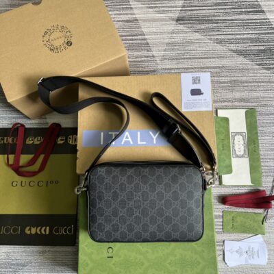 高仿網站GUCCI古馳新款黑色Ophidia系列GG郵差包699439