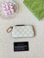 高仿錢包GUCCI古驰新款零錢包杏色671722