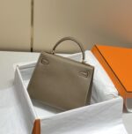 高仿精品Hermes愛馬仕新款大象灰金扣Epsom Kelly手提包25-28cm