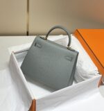 高仿網站Hermes愛馬仕新款杏仁綠金扣Epsom Kelly手提包25-28cm