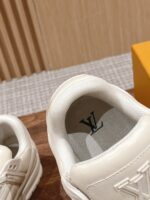 高仿鞋LV路易威登𝐓𝐫𝐚𝐢𝐧𝐞𝐫情侶款休閒運動滑板鞋