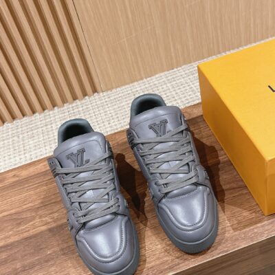 高仿精品LV路易威登𝐓𝐫𝐚𝐢𝐧𝐞𝐫休閒運動滑板鞋深灰色男女同款