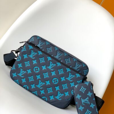 原單LV路易威登M46604藍色Monogram壓紋郵差包斜挎包