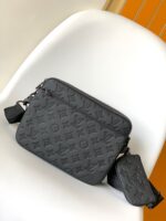 高仿LV路易威登 M46602黑色Monogram壓紋郵差包