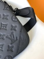 高仿LV路易威登 M46602黑色Monogram壓紋郵差包