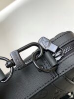 高仿LV路易威登 M46602黑色Monogram壓紋郵差包