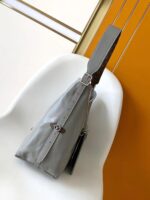 高仿LV路易威登灰色M12583本款CarryAll Dark中號手袋斜挎包