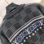 高仿服飾LV路易威登早秋新款經典黑色棋盤格馬賽克羊毛提花套頭男女同款
