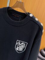 高仿服飾LV路易威登24FW王嘉尔同款学院风针织毛衣藏蓝色