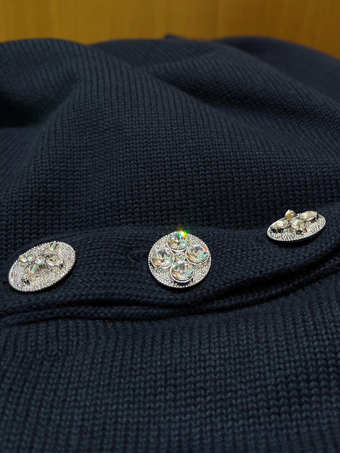 高仿服飾LV路易威登24FW王嘉尔同款学院风针织毛衣藏蓝色