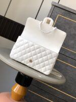 高仿網站Chanel香奈兒奶白色小號口蓋包手提包