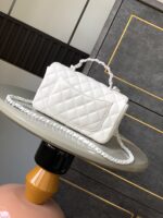 高仿網站Chanel香奈兒奶白色mini羊皮口蓋包手提包