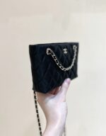 高仿包包Chanel香奈兒荔枝牛皮mini tote包AP44230